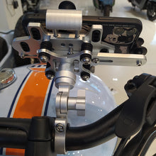 Soporte de móvil para moto de aluminio con sistema de bloqueo por gravedad